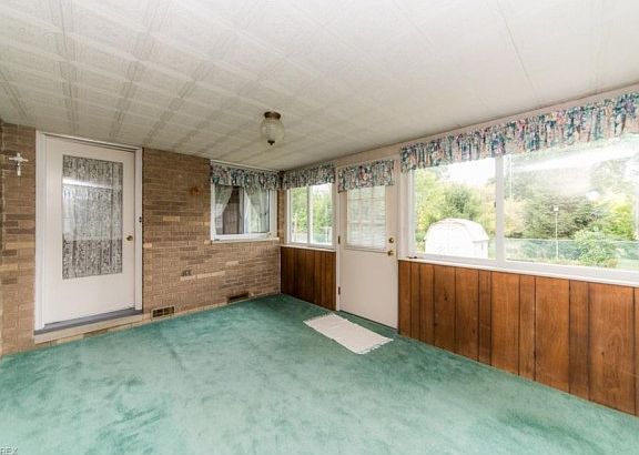 5th image of 2100 Skyline Dr