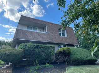 120 Cameron Rd, Willow Grove, PA 19090