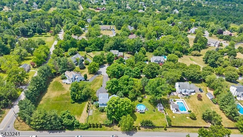 1st image of 9 Mills Ct