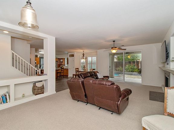5th image of 3093 Hanson Ave