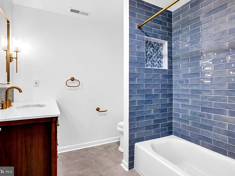 304 Academy St #202 — Photo 17