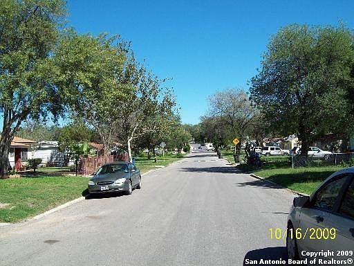 3rd image of 202 E KASHMUIR PL