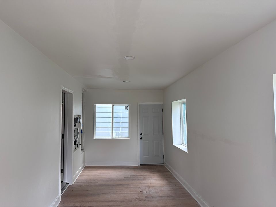 1st image of 186 Gay St