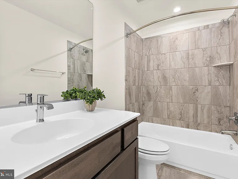 1102 Thomas Trl — Photo 25