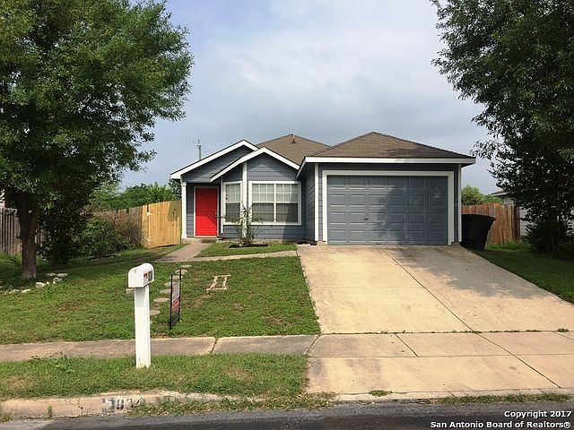1st image of 834 Canyon Ridge Dr