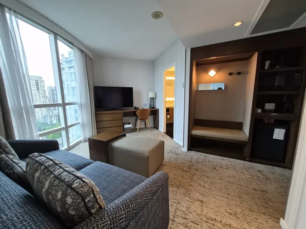 433 Robson St #1801, Vancouver, BC V6B 6L9
