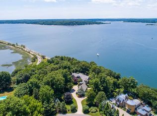 11 Count Rumford Ln, Lloyd Harbor, NY 11743