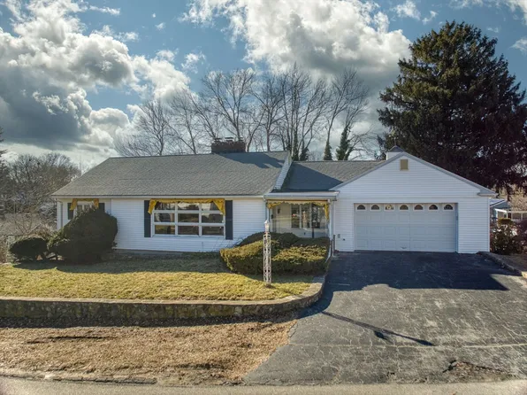 70 Moon Rd, Lynn, MA 01904