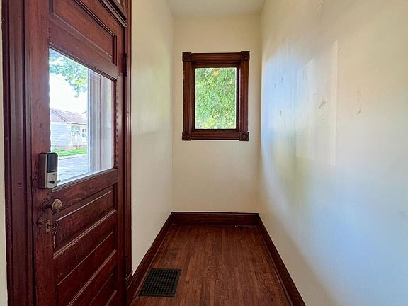 3rd image of 315 Williams St