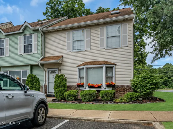 10 Kim Court, Jackson, NJ 08527