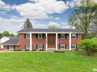 2 Talley Ho Rd, Blue Grass, IA 52726