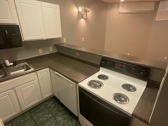 5th image of 125 N Washington St #15