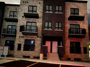 600 Victoria St S #19, Kitchener, ON N2M 3B1