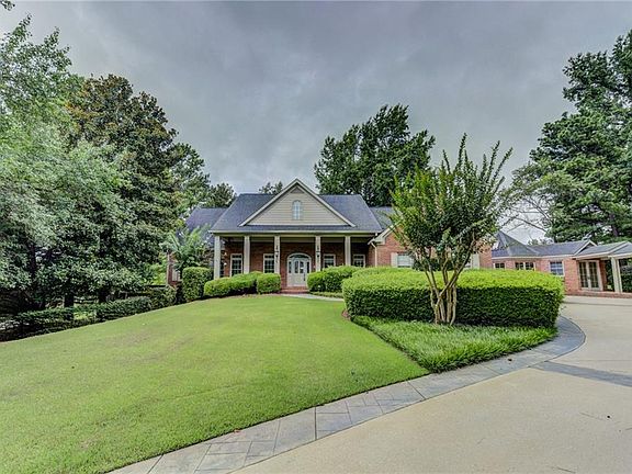3rd image of 428 Winged Foot Dr