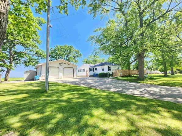 823 Knodt Rd, Essexville, MI 48732
