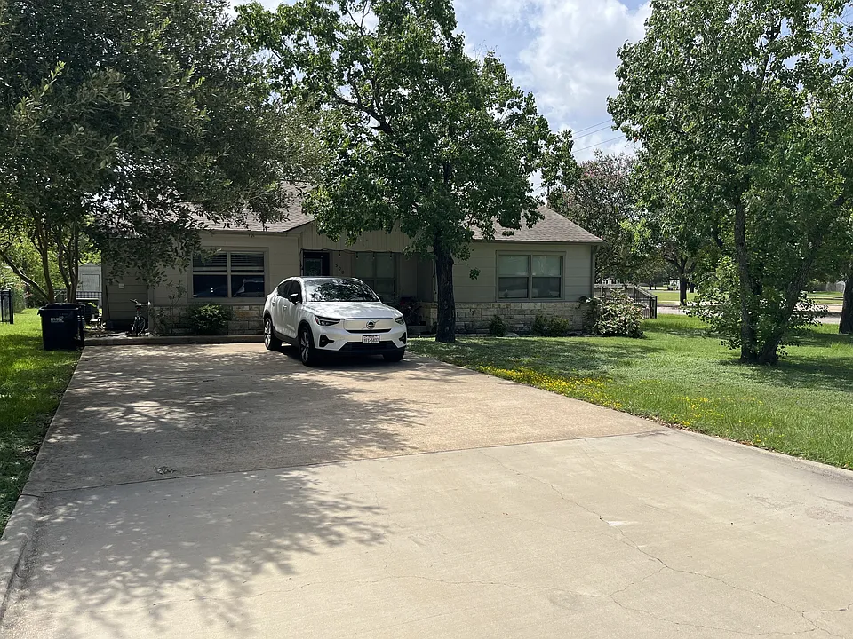 500 Brooks Ave