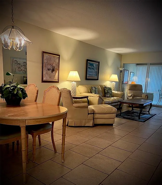 2 bed, 2.0 bath, 1182 sqft, $3,800 — Photo 4