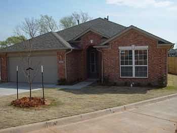 1st image of 2513 Black Oaks Cir