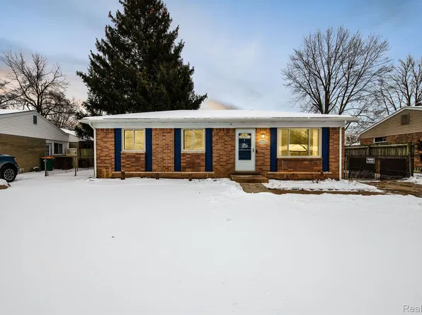 9829 Hamilton St, Belleville, MI 48111