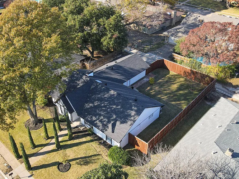 2421 Regal Rd — Photo 35