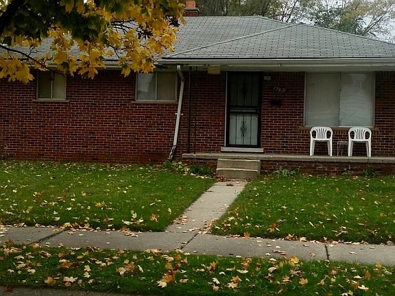 2nd image of 17871 Wexford St