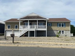 200 Pershing Blvd, Lavallette, NJ 08735