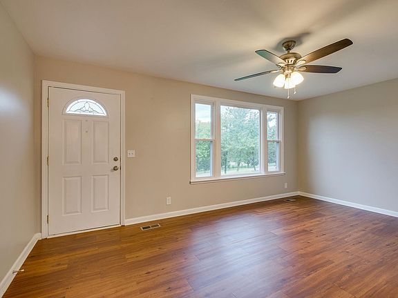 5th image of 134 Lakeside Park Dr