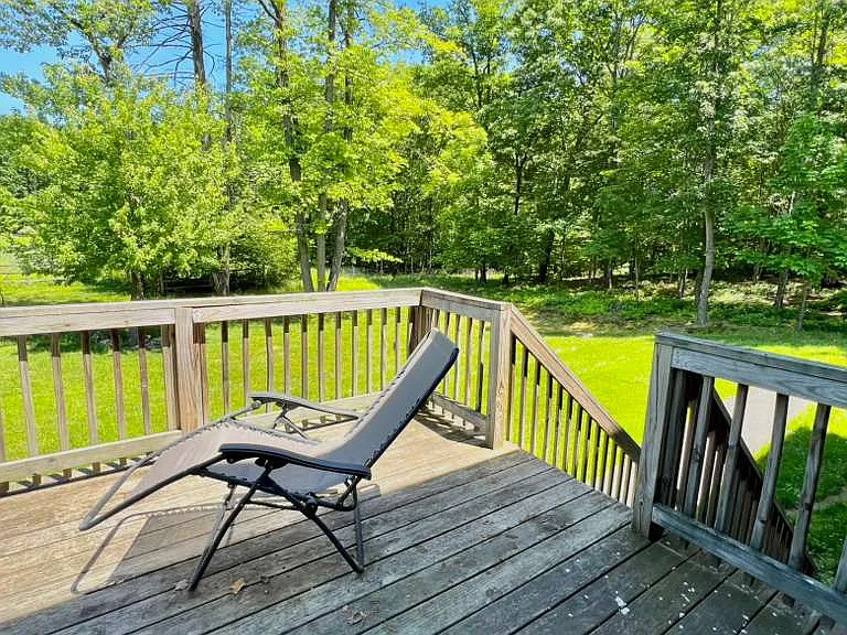 10 Apple Hill Dr — Photo 32