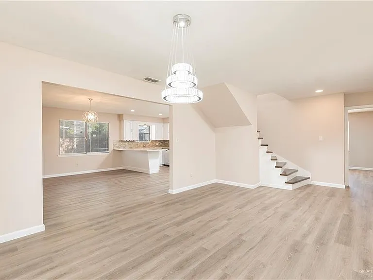 2504 Pecan Ave — Photo 6