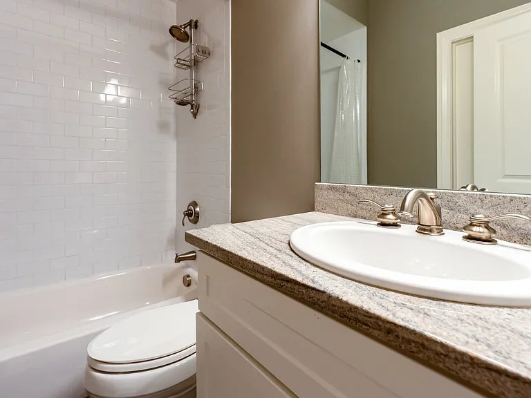 7200 Ashcombe — Photo 41