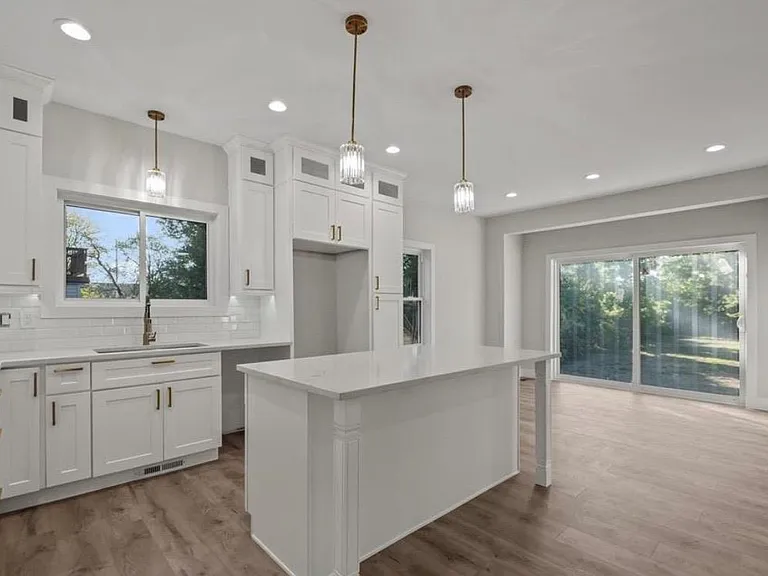 5636 Paris Dr — Photo 10