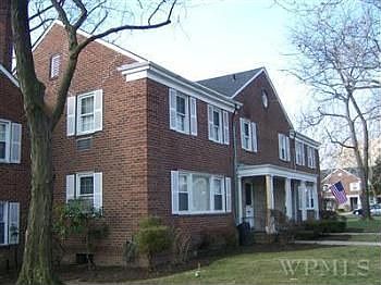 1st image of 10 Lawrence Park Cres