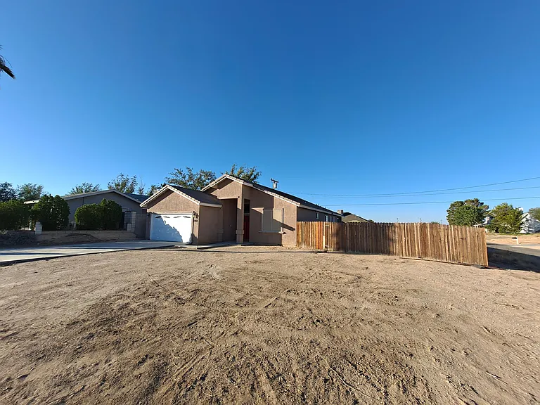 10601 Sheridan St — Photo 28