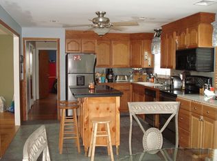 15 Crestview Dr, Smithfield, RI 02828