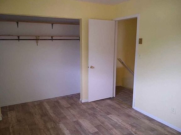 5th image of 237 Sherrard St #32