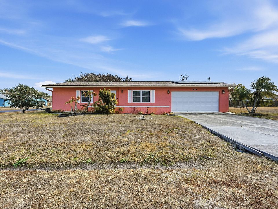 1st image of 572 SE Fallon Drive