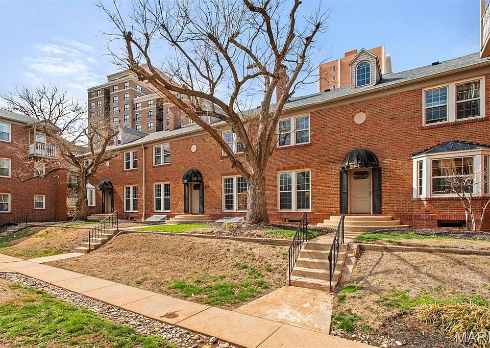 1st image of 821 Westwood Dr APT 1S