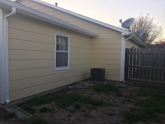 View behind the auxiliary bedroom