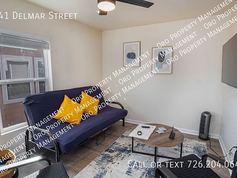 241 Delmar St — Photo 4