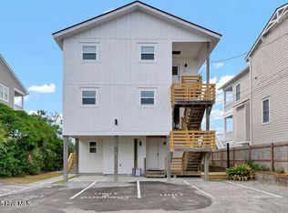 9 Atlanta St W, Wrightsville Beach, NC 28480