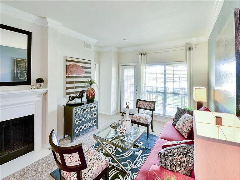 Bentley Place Apartments — Photo 2