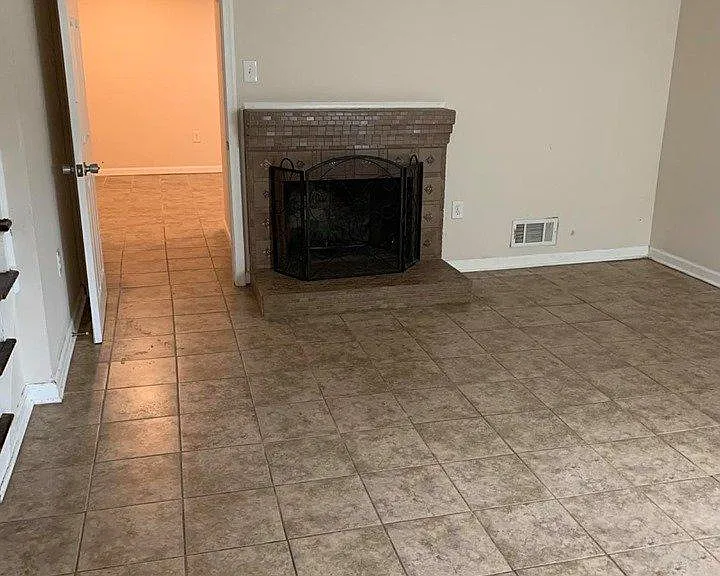 14363 Berkshire Dr — Photo 16