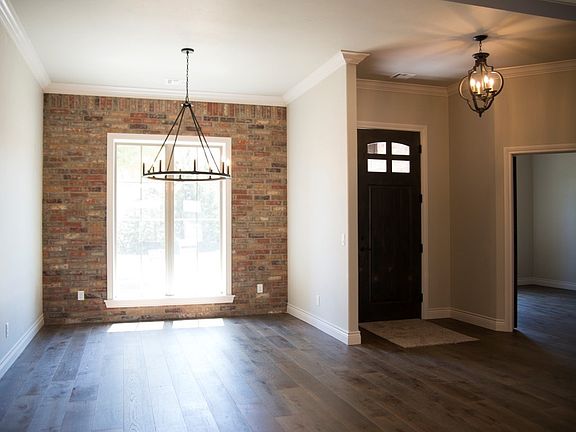 2nd image of 3004 W Wellington Ave