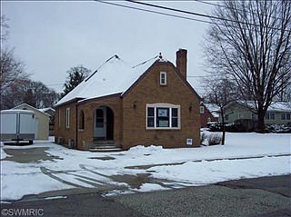 1st image of 402 E Congress St