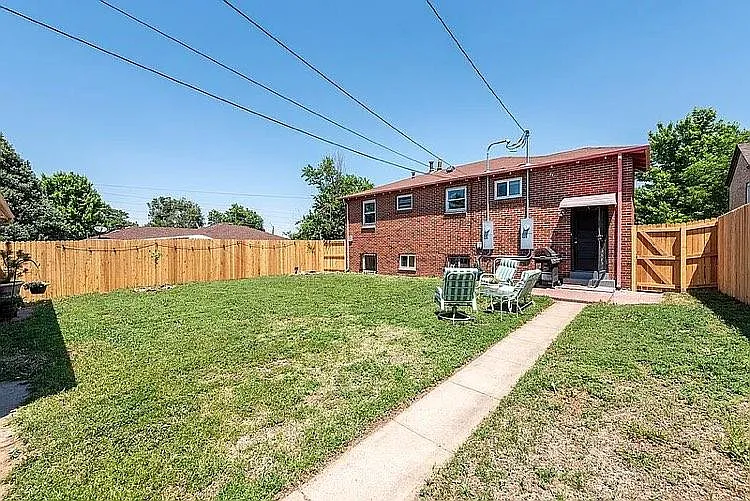 3431 N Harrison St — Photo 18