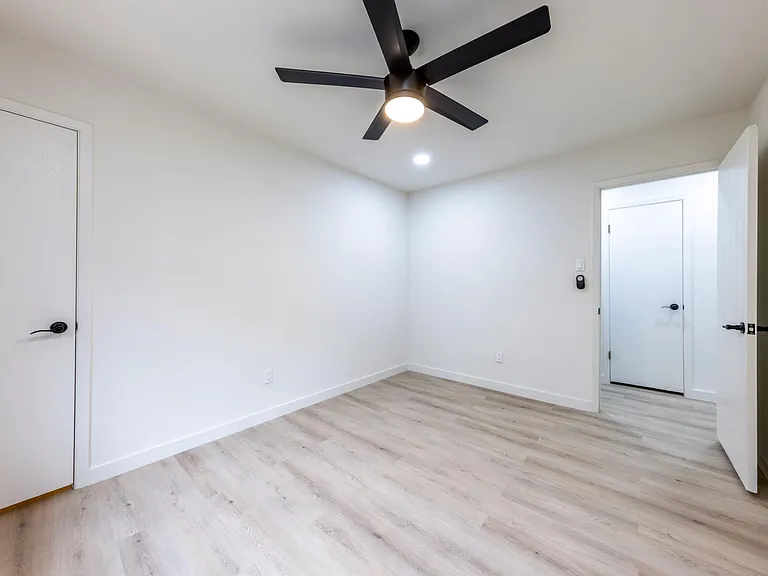 7601 W Gate Blvd — Photo 15