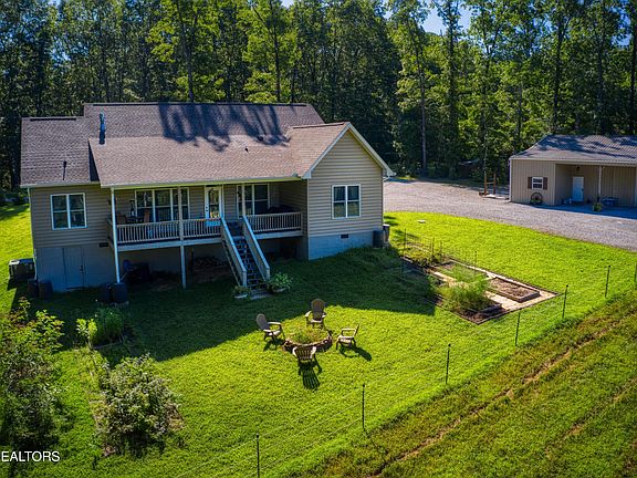 3rd image of 540 Buck Ridge Rd