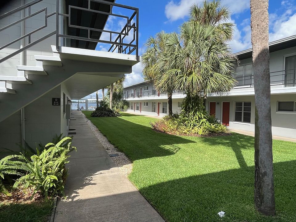 1st image of 4328 Edgewater Dr APT D104