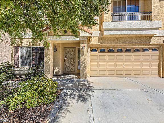 3rd image of 10766 Artesia Wells St