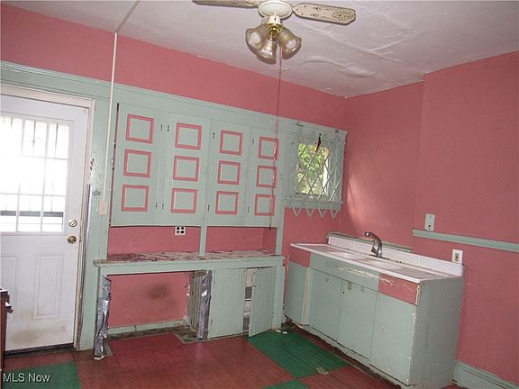 3rd image of 9204 Parkgate Ave